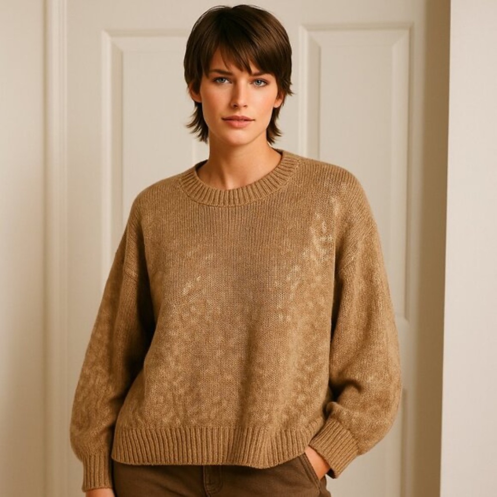 Elegant ANDTHEWHY Tan Shimmer Leopard‎ Crew Neck Sweater, Size S/M